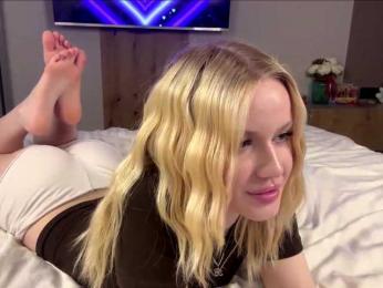 moonavelle — Bongacams profile photo