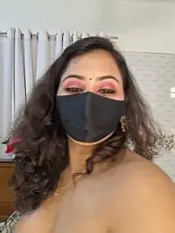 Bristy--- — Stripchat stream photo (Jul 2026)