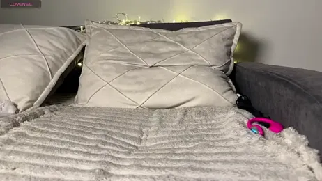 tinyholess — Stripchat stream photo (Mar 2026)