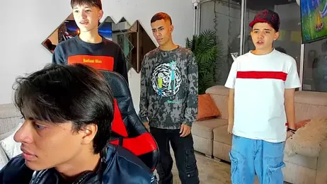 Houseofwarrios — stripchatでウェブカムモデルオンライン