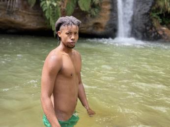 AlejoHunter — Livejasmin stream photo (May 2025)