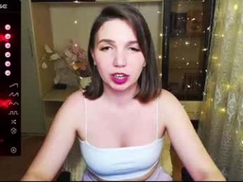 kindhazelhere_ — chaturbate