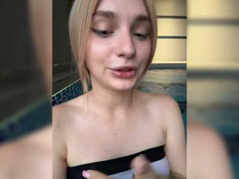 AstridMoss — bongacamsでウェブカムモデルオンライン