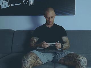 Calvin Hunt — flirt4freeでウェブカムモデルオンライン