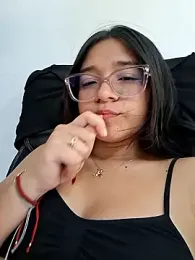 -VICKKY — Stripchat stream photo (Mar 2026)