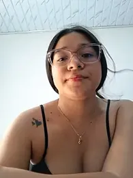 -VICKKY — Stripchat stream photo (Mar 2026)