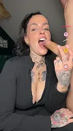 venustattoue — Stripchat stream photo (Apr 2026)