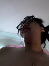 Leeeeiu — stripchatでウェブカムモデルオンライン