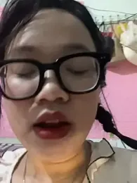 Leeeeiu — stripchatでウェブカムモデルオンライン