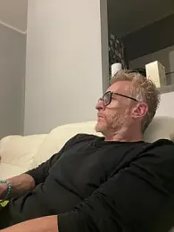 Axl_hot — Stripchat stream photo (Apr 2026)