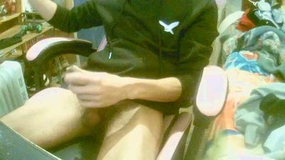 Guill94mo — Cam4 stream photo (Dec 2025)