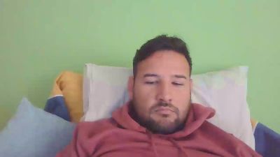 chicomal32 — Cam4 stream photo (Feb 2026)