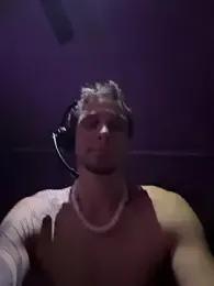 Stillhard8925 — Stripchat stream photo (Dec 2025)