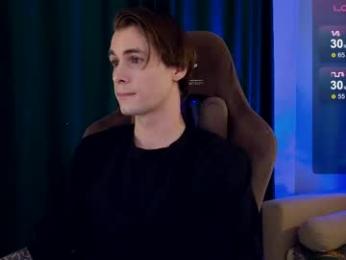 debugmee — Chaturbate stream photo (Apr 2026)