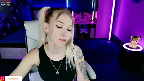 NaomiHita — stripchatでウェブカムモデルオンライン