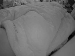 voyeurcam-julmodels-whitebed-4 — Camsoda stream photo (Jun 2026)