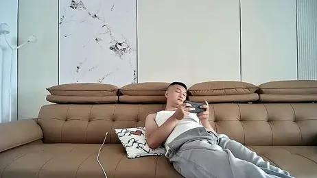 dong-77 — Stripchat stream photo (Sep 2026)