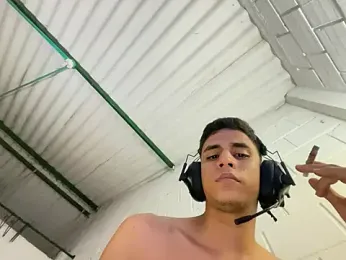 Max_TheHorseDick — Stripchat stream photo (Mar 2026)