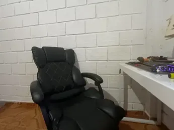 Max_TheHorseDick — Stripchat stream photo (Mar 2026)