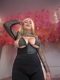 seraphine23 — stripchatでウェブカムモデルオンライン