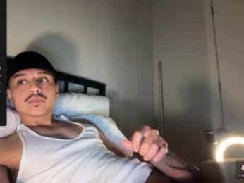 xmomentumx — Chaturbate stream photo (Apr 2026)