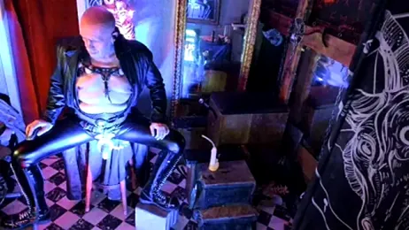 BULGEDEMON — stripchatでウェブカムモデルオンライン