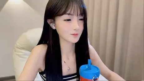 LH7 — Stripchat stream photo (Nov 2025)