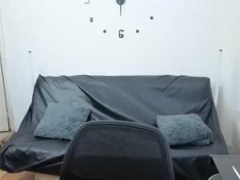 emilyriskhot — Chaturbate stream photo (Apr 2026)