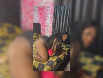 LuciousBee — Livejasmin stream photo (Apr 2025)