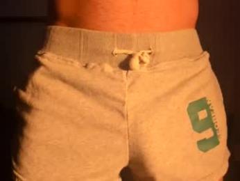 hung_dude_19 — Chaturbate stream photo (Mar 2026)