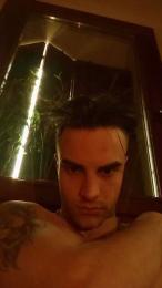 luchino220 — Cam4 stream photo (Mar 2026)