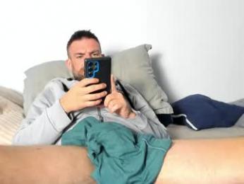 10in_deluxe — Chaturbate stream photo (Apr 2026)