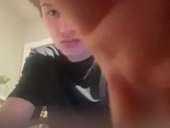 yourwhiteboy1 — stripchatでウェブカムモデルオンライン