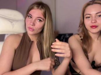 VelvetTwins — bongacamsでウェブカムモデルオンライン