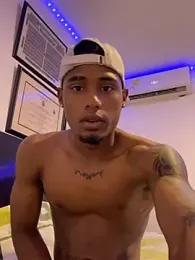 Ydiaz09 — stripchatでウェブカムモデルオンライン