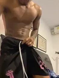 Ydiaz09 — stripchatでウェブカムモデルオンライン