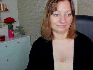 angelalove13 — Camsoda stream photo (Mar 2026)