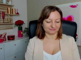 angelalove13 — Camsoda stream photo (Apr 2026)