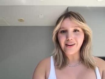 lunacatss — Chaturbate stream photo (Feb 2026)