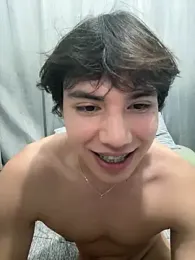 Aaronsan — stripchatでウェブカムモデルオンライン