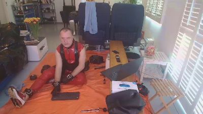 sneakpig — Cam4 stream photo (Apr 2026)