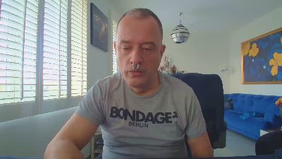 sneakpig — Cam4 stream photo (Apr 2026)