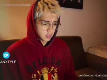 juancamroom — Chaturbate stream photo (Feb 2026)