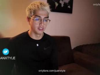 juancamroom — Chaturbate stream photo (Feb 2026)
