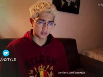 juancamroom — Chaturbate stream photo (Mar 2026)