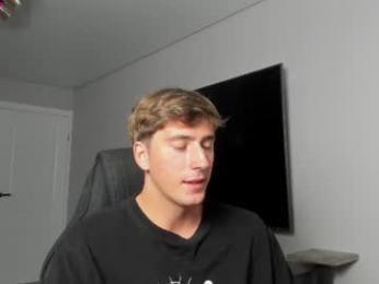 krishort — Chaturbate stream photo (Aug 2026)