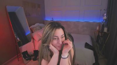 KylieMellow — Cam4 stream photo (Apr 2026)