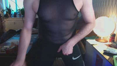tom0819 — Cam4 stream photo (Apr 2026)