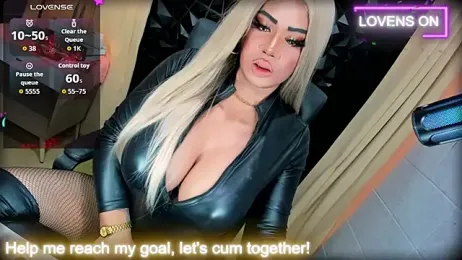 HugeMagnificent11inCock — Stripchat stream photo (Apr 2026)