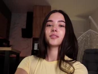 emilybatee — chaturbateでウェブカムモデルオンライン